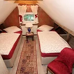 Berlinurlaub Im Gruenen, 6 Betten, Pool, Sauna, Spielplatz, Grill, Tischtennis 別荘