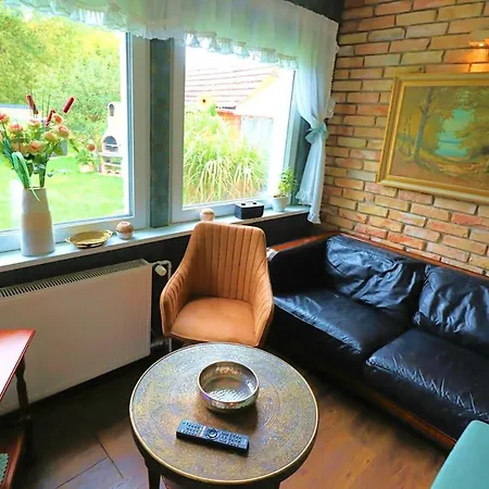 Berlinurlaub Im Gruenen, Pool-whirlpool Beheizt, Sauna, Spielplatz, Grill, 3 Doppelzimmer