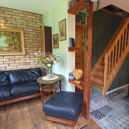 Berlinurlaub Im Gruenen, Pool-whirlpool Beheizt, Sauna, Spielplatz, Grill, 3 Doppelzimmer Holiday home *