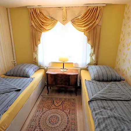 Berlinurlaub Im Gruenen, 6 Betten, Pool, Sauna, Spielplatz, Grill, Tischtennis