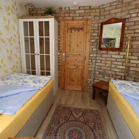 בית נופש Berlinurlaub Im Gruenen, 6 Betten, Pool, Sauna, Spielplatz, Grill, Tischtennis Blankenfelde-Mahlow