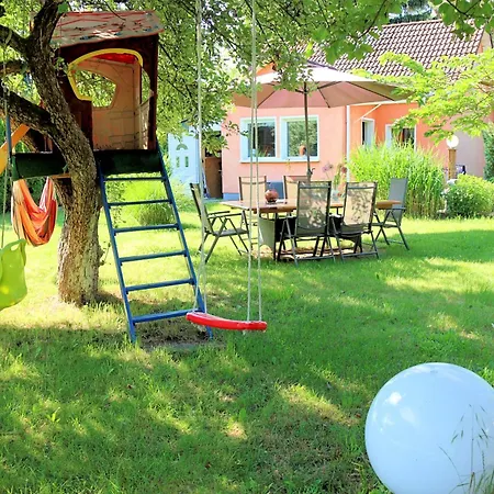 Berlinurlaub Im Gruenen, 6 Betten, Pool, Sauna, Spielplatz, Grill, Tischtennis * Blankenfelde-Mahlow