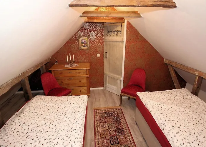 Berlinurlaub Im Gruenen, 6 Betten, Pool, Sauna, Spielplatz, Grill, Tischtennis Holiday home Blankenfelde-Mahlow