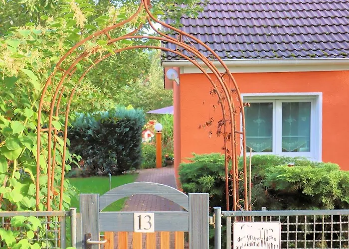 Berlinurlaub Im Gruenen, 6 Betten, Pool, Sauna, Spielplatz, Grill, Tischtennis Holiday home Blankenfelde-Mahlow