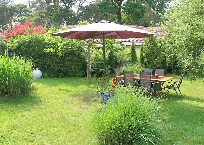 Berlinurlaub Im Gruenen, 6 Betten, Pool, Sauna, Spielplatz, Grill, Tischtennis Holiday home Blankenfelde-Mahlow