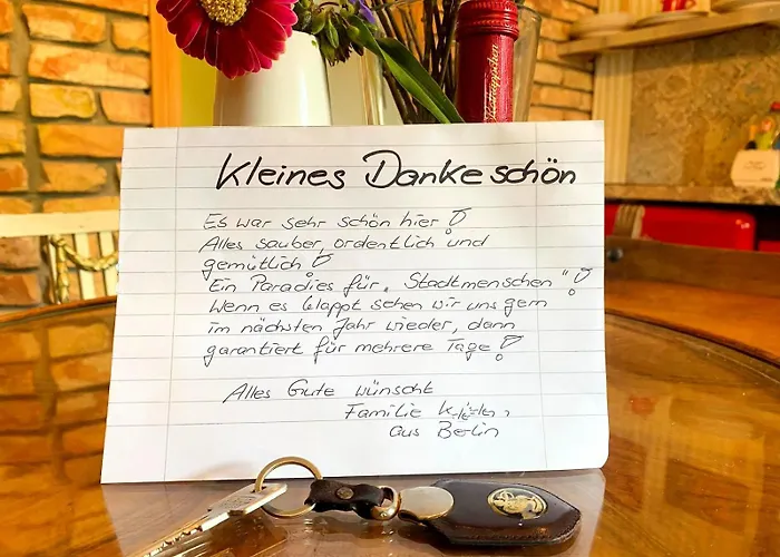 Holiday home Berlinurlaub Im Gruenen, 6 Betten, Pool, Sauna, Spielplatz, Grill, Tischtennis