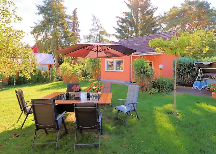 Berlinurlaub Im Gruenen, 6 Betten, Pool, Sauna, Spielplatz, Grill, Tischtennis Holiday home Blankenfelde-Mahlow