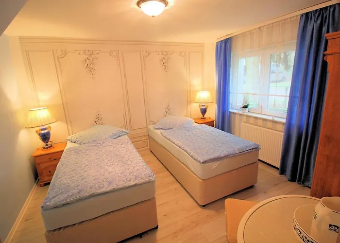 Holiday home Berlinurlaub Im Gruenen, 6 Betten, Pool, Sauna, Spielplatz, Grill, Tischtennis *