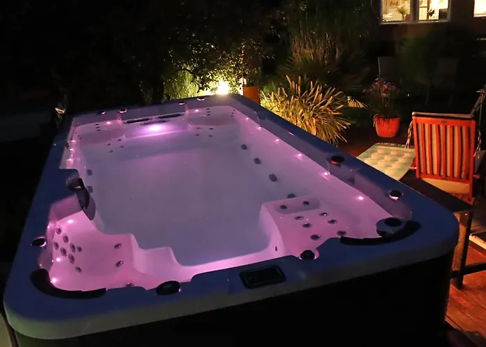 Holiday home Berlinurlaub Im Gruenen, 6 Betten, Pool, Sauna, Spielplatz, Grill, Tischtennis Blankenfelde-Mahlow