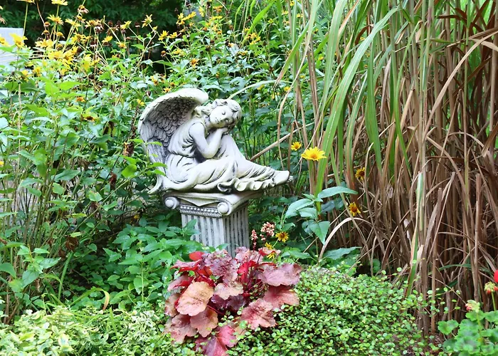 Holiday home Berlinurlaub Im Gruenen, 6 Betten, Pool, Sauna, Spielplatz, Grill, Tischtennis